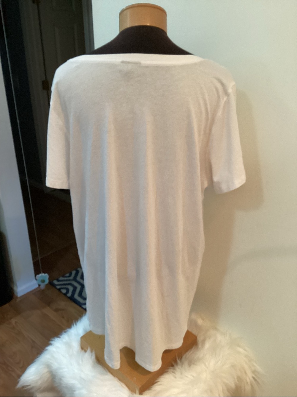 Torrid White V-Neck Relaxed Fit Tee Size 3 Plus Size Soft Classic Fit Top - Picture 4 of 11